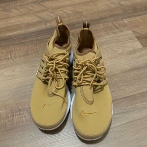 Nike Presto. Rare Mustard yellow color. Sz 10.